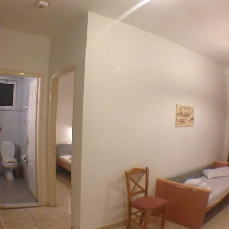Manine Apartahotel 2*
