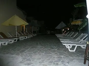 Aparthotel Manine 3*