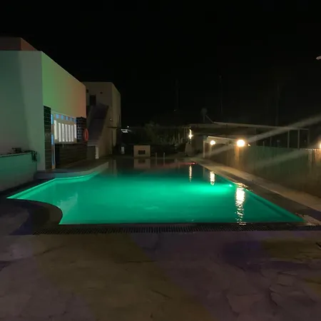 Manine Aparthotel 3*