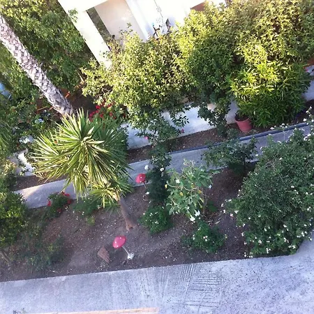 Manine Aparthotel 3*